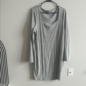BUNDLE ONLY - 2+ ITEMS

SHEIN Silver Long Sleeve Dress